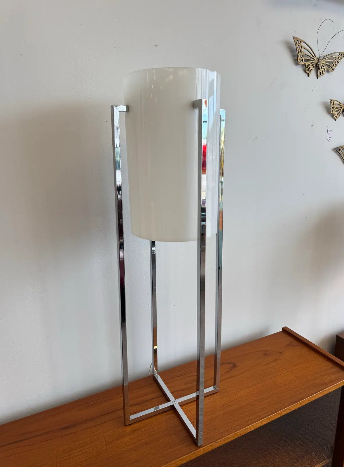 1970s Mid Century Modern Paul Mayen Design for Robert Sonneman Lucite and Chrome Cylindrical Table Lamp