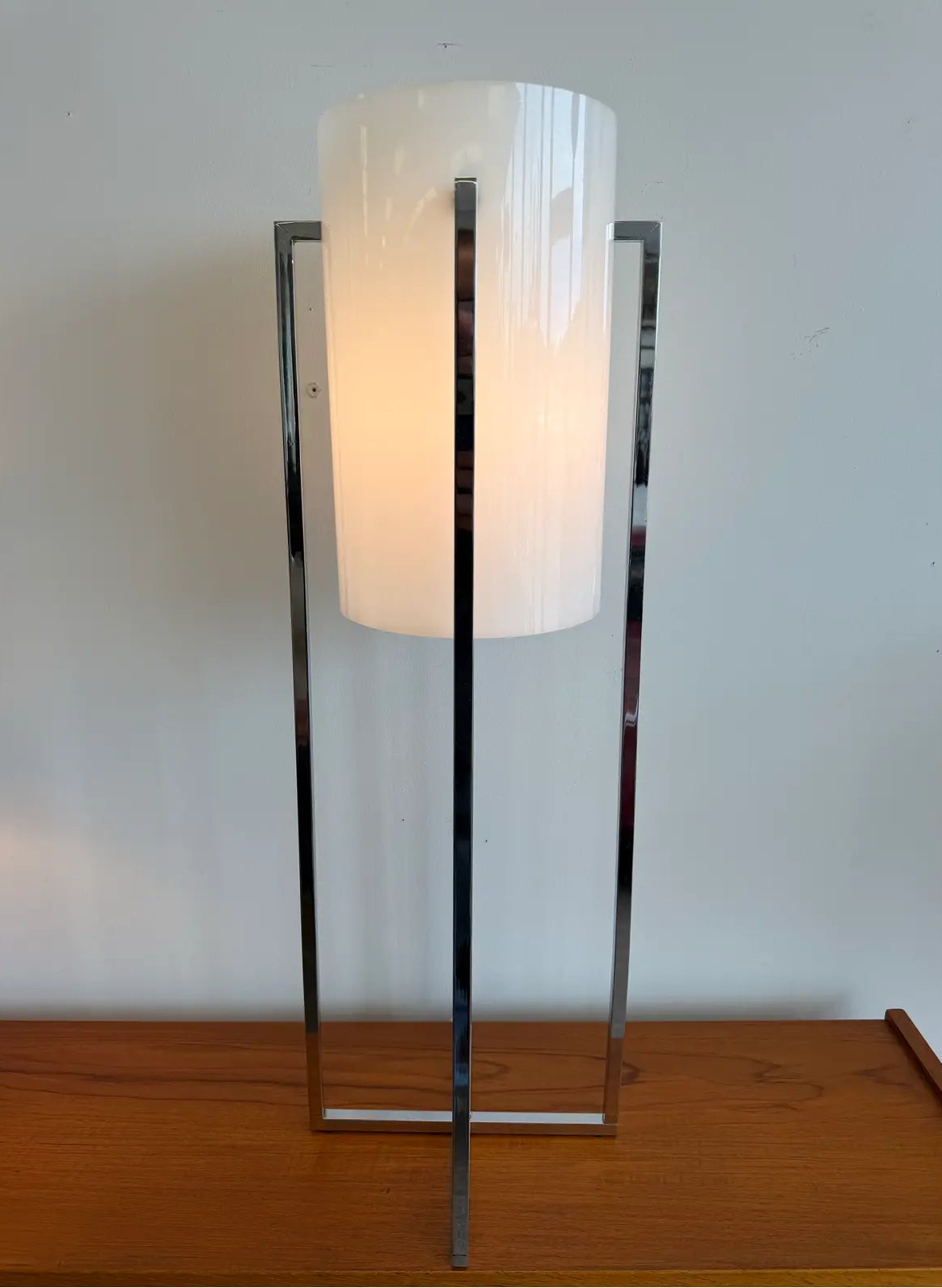 1970s Mid Century Modern Paul Mayen Design for Robert Sonneman Lucite and Chrome Cylindrical Table Lamp