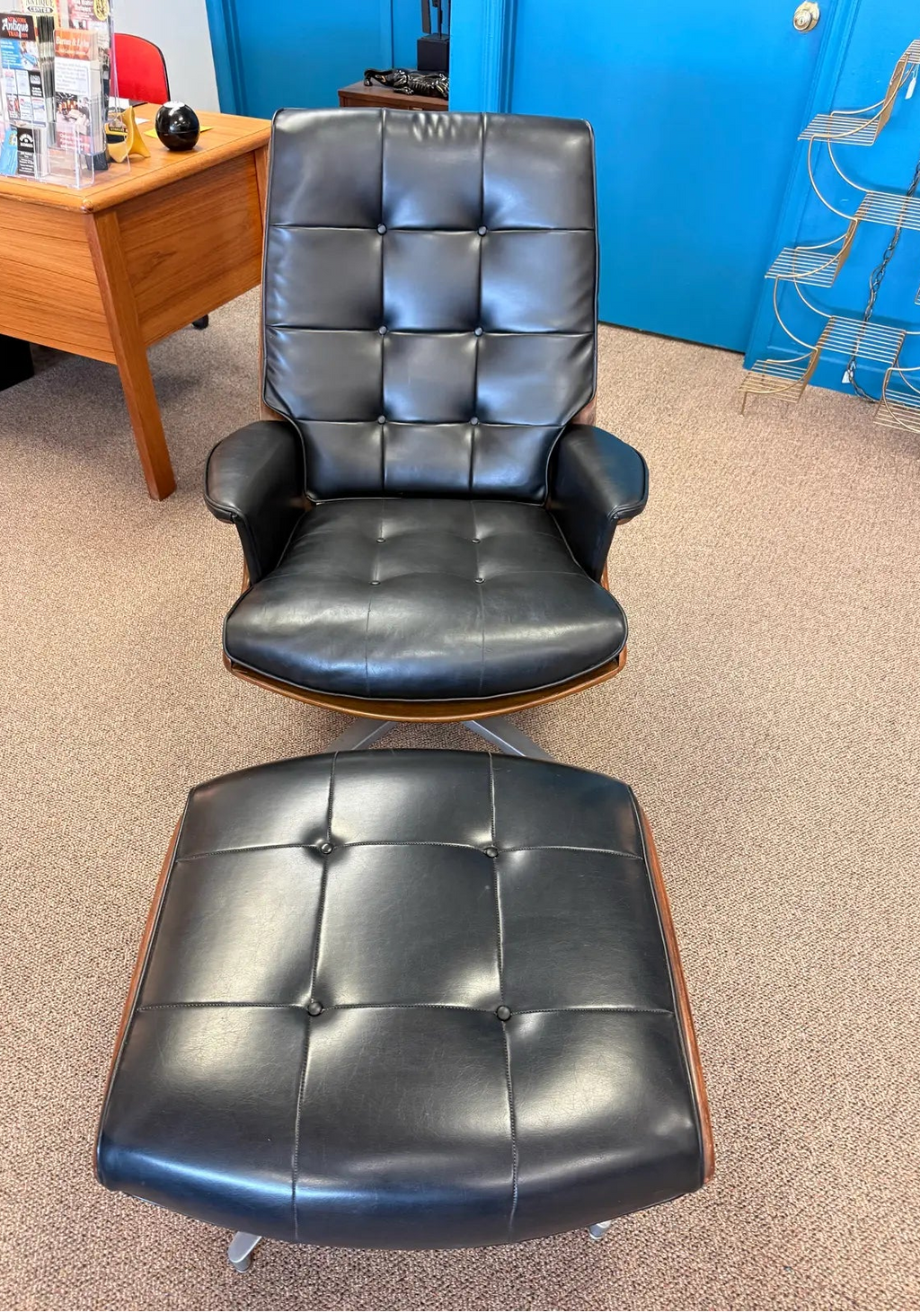 Mid Century Modern Attributed Heywood Wakefield Naugahyde Swivel Lounge Chair With Ottoman Model 710d 1960’s