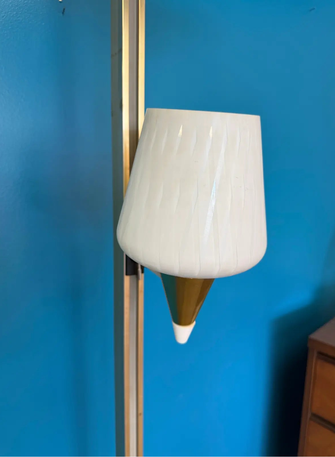 Rare 1950’s Lightolier Lytespan Tension Pole Lamp Designed by Gerald Thurston